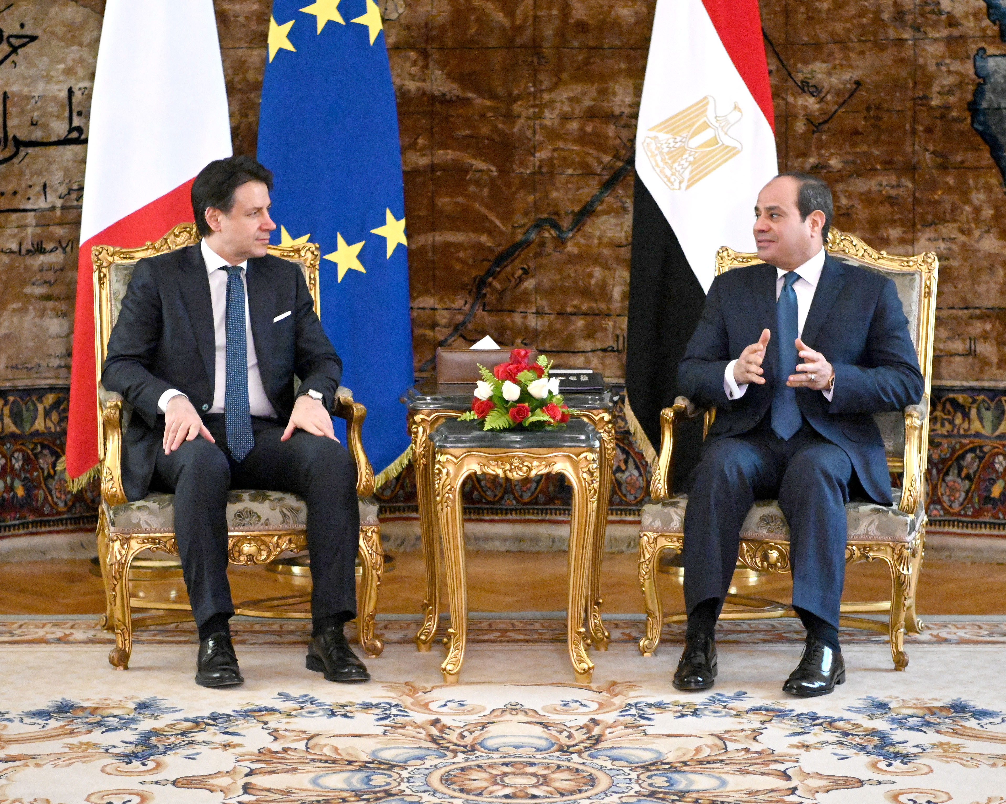 الرئيس المصري يلتقي رئيس الوزراء الايطالي