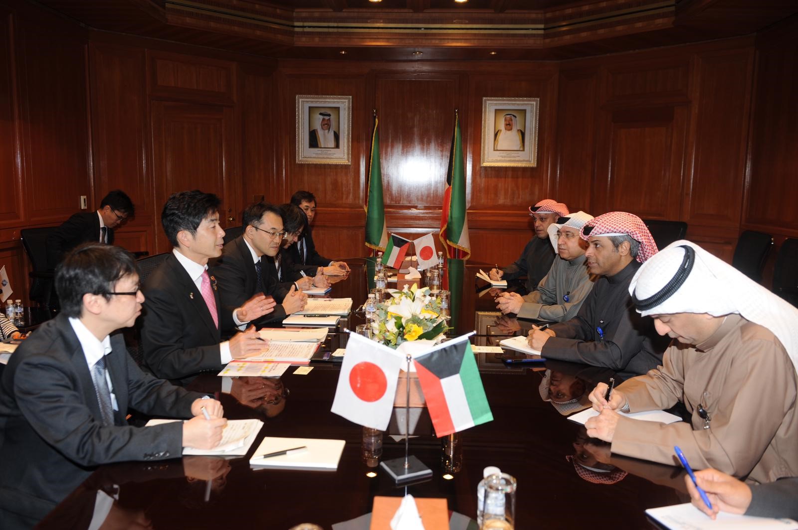 وزير النفط الكويتي يجتمع بنظيره الياباني