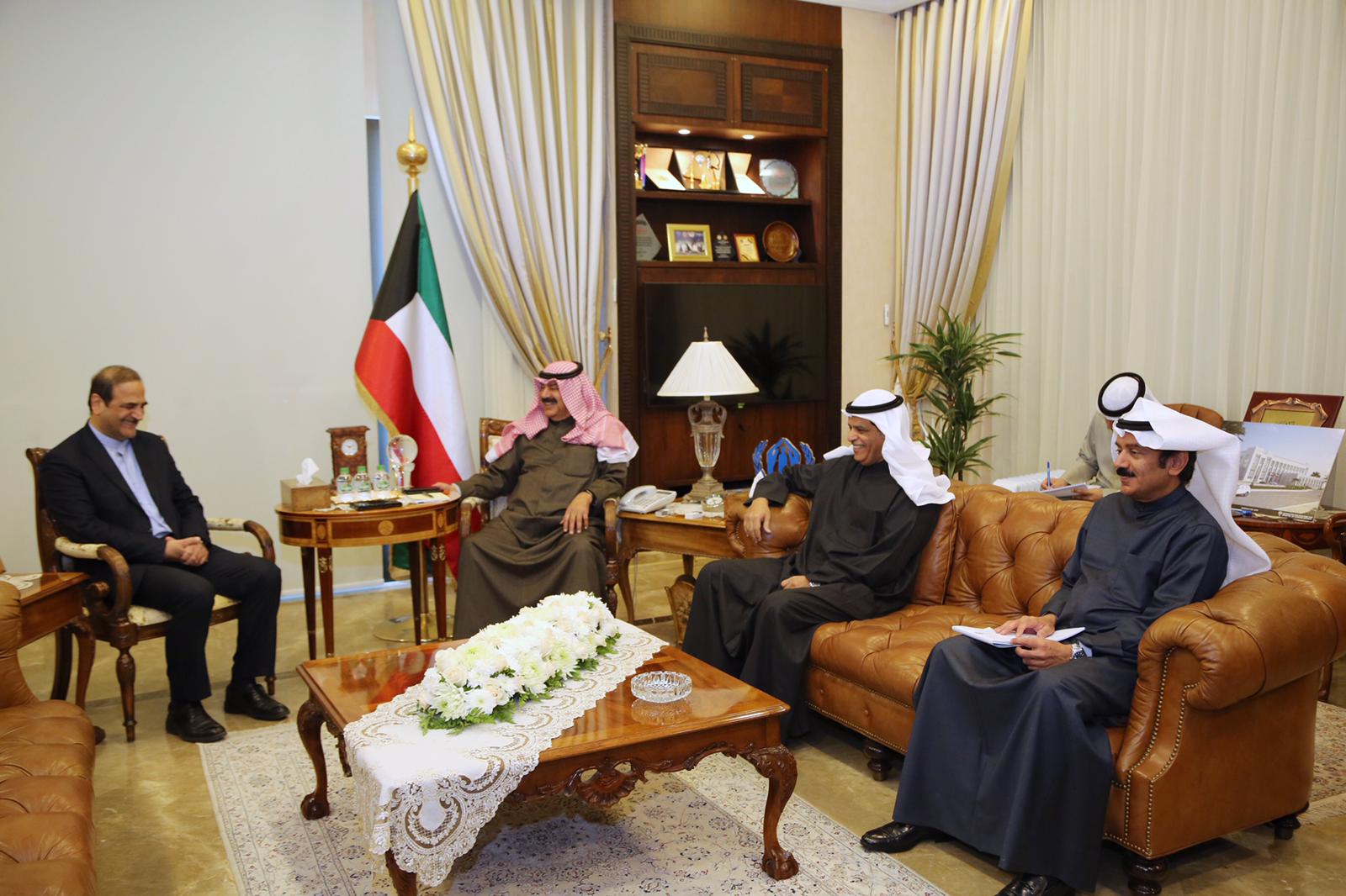 جانب من اجتماع نائب وزير الخارجية مع السفير الإيراني لدى الكويت