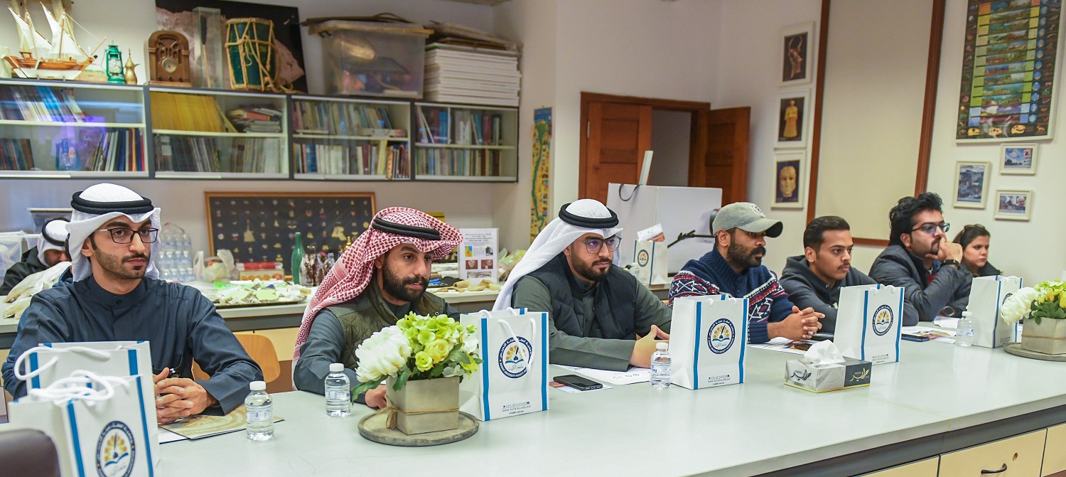 Des participants à la semaine de l'école de d'hiver italo- koweïtienne d'archéologie