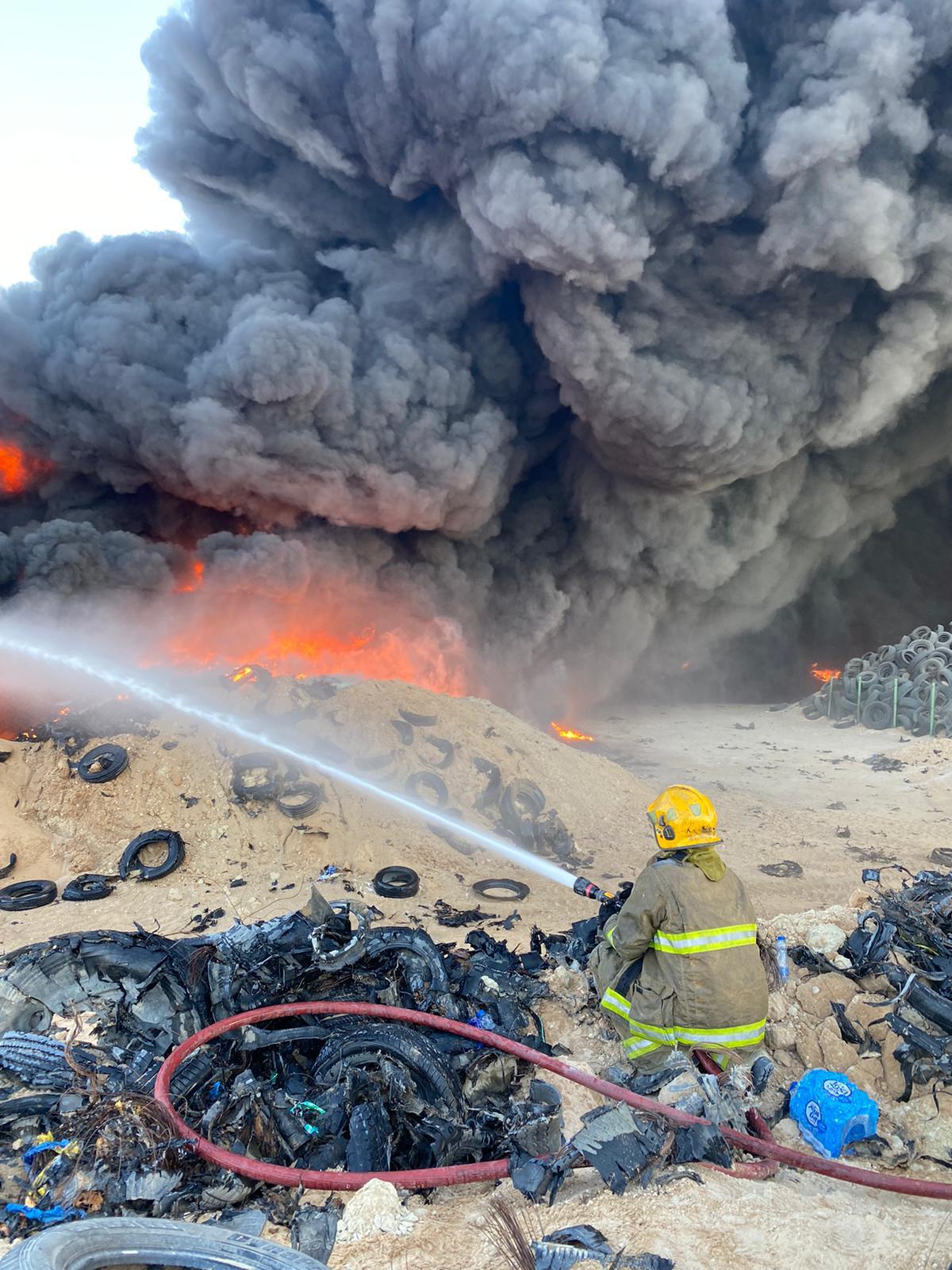 Firefighters quench massive fire at Jahra tire dump