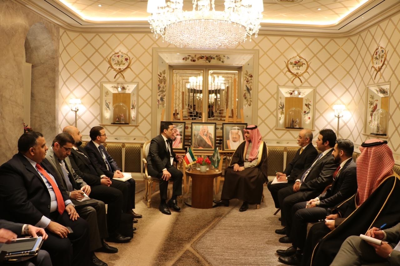 Dr. Ahmad Nasser Al-Mohammad Al-Sabah meets with his counterparts from Saudi Arabia