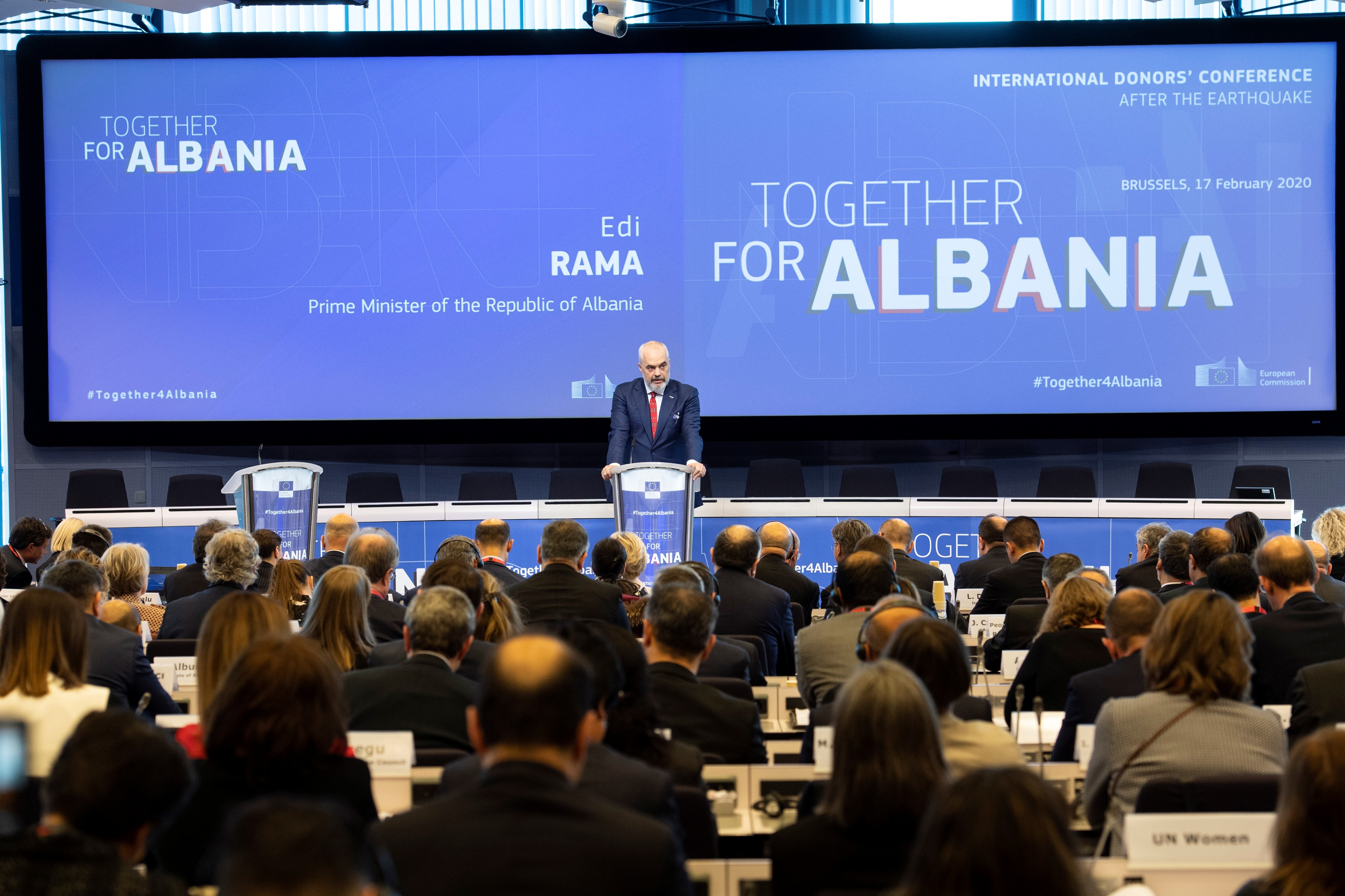 جانب من  المؤتمر الدولي للمانحين لاعادة اعمار ألبانيا