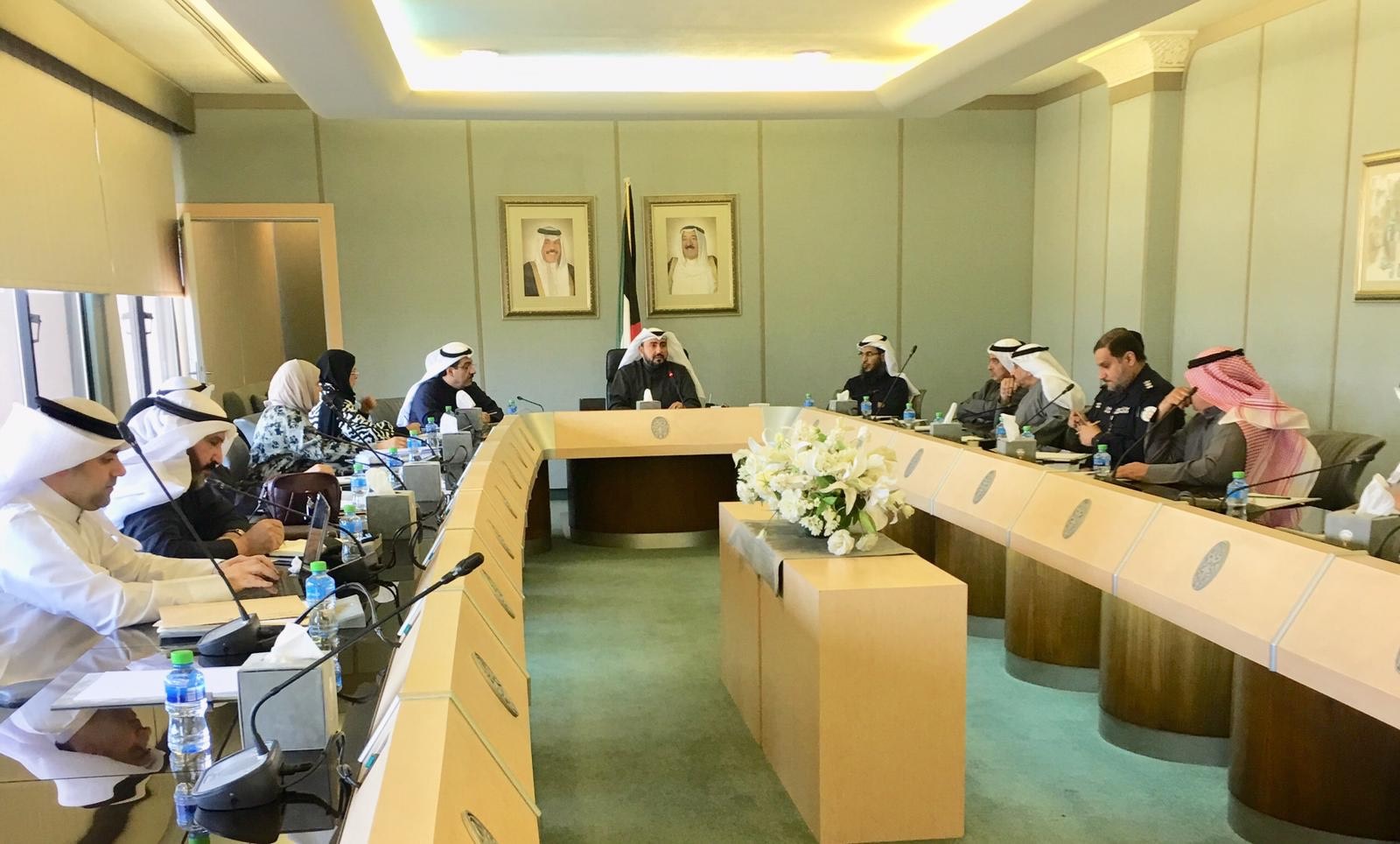 اجتماع مع قياديي القطاعات المعنية في الوزارة الصحه