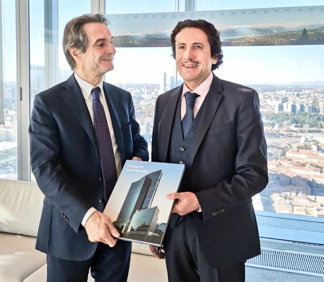 حاكم اقليم لومبارديا الإيطالي مع سفير الكويت الشيخ عزام مبارك الصباح