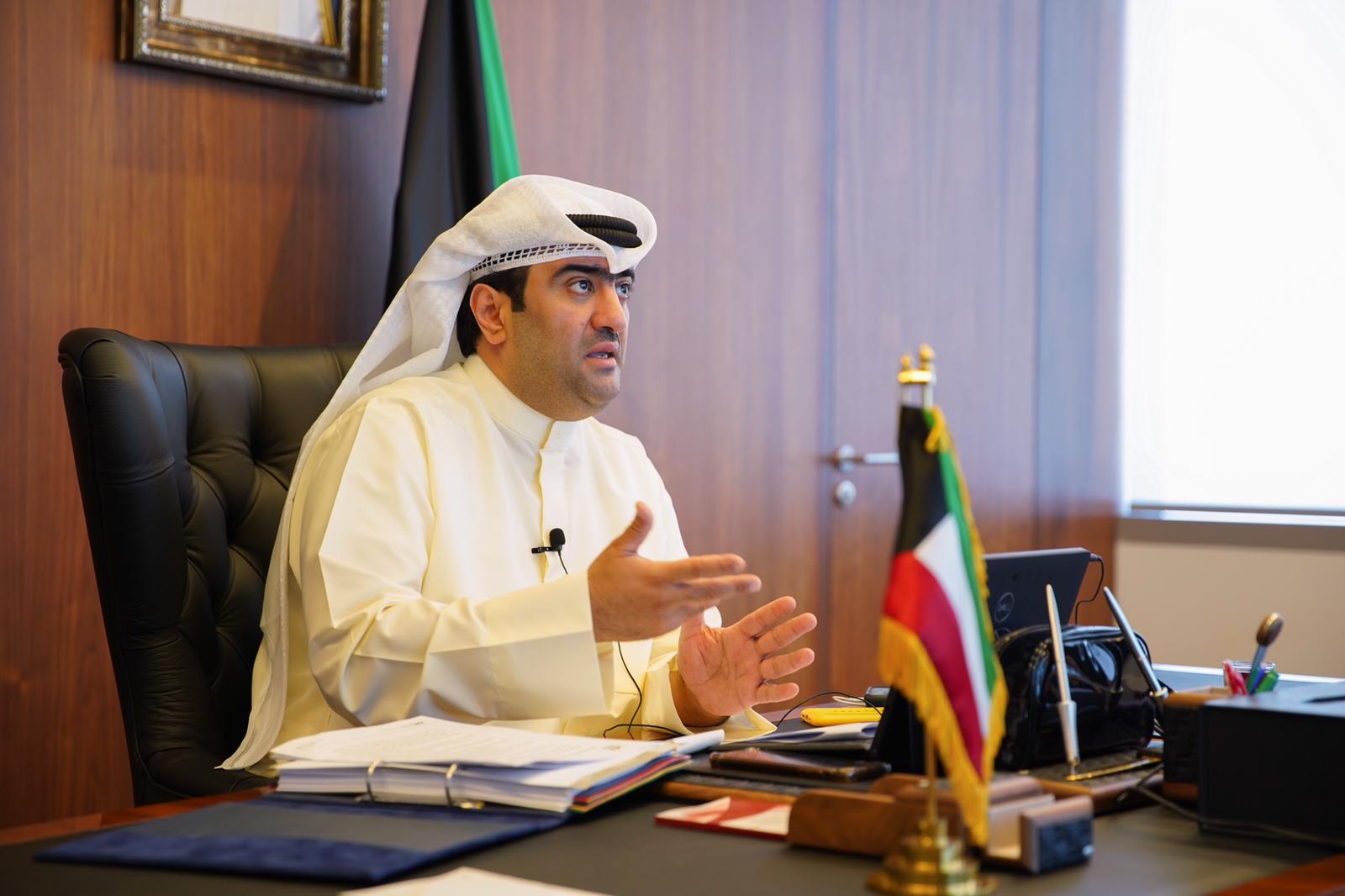 وزير التجارة خالد الروضان يشارك في الاجتماع الاستثنائي عبر تقنية الاتصال المرئي