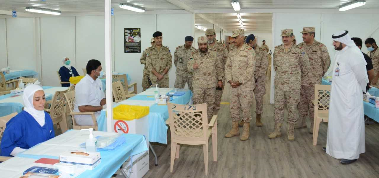 Kuwaiti Army Chief of Staff during a tour to Covid-19 inspection site 