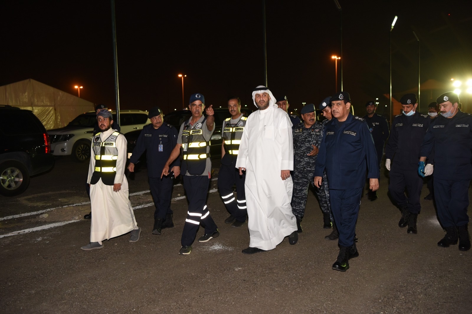 Kuwait Interior Min. visits checkpoints during curfew