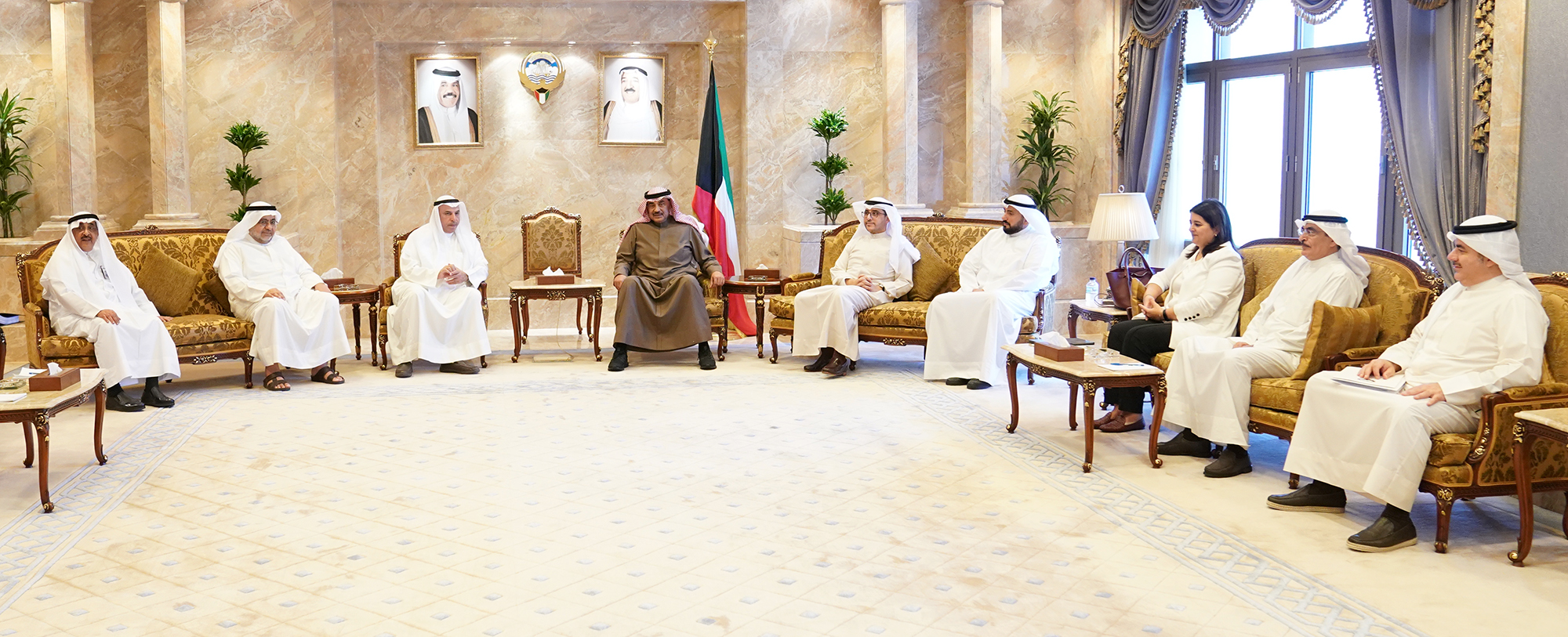 Son Altesse le Premier ministre Cheikh Sabah Khaled Al-Hamad Al-Sabah, en réunion avec le président de la Cour des comptes, Faissal Fahd Al-Shayaa