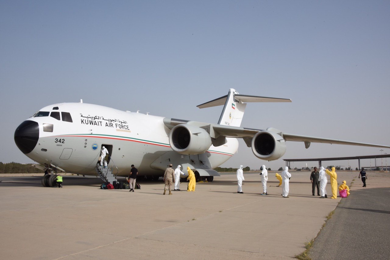 وصول طائرة عسكرية كويتية من الصين محملة بمستلزمات طبية
