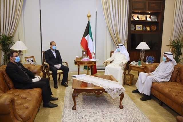 نائب وزير الخارجية خالد الجارالله خلال اجتماعه مع السفير الإيراني لدى الكويت محمد إيراني