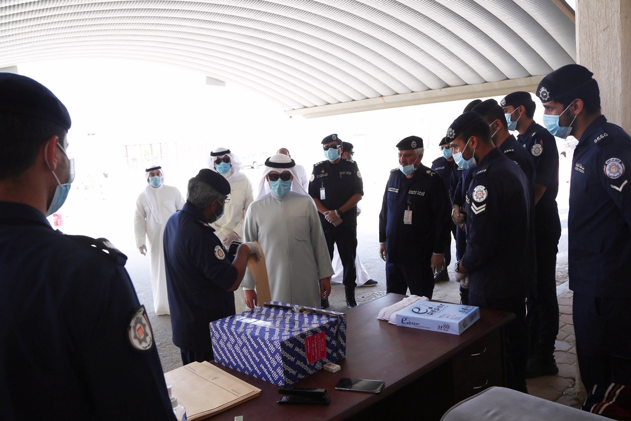 الشيخ الدكتور أحمد ناصر المحمد الصباح يتفقد سير أعمال خطة عودة المواطنين الكويتيين عبر منفذ (النويصيب)