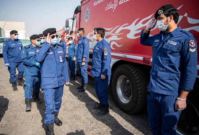 Kuwait Fire brigade chief inspects squads at quarantines