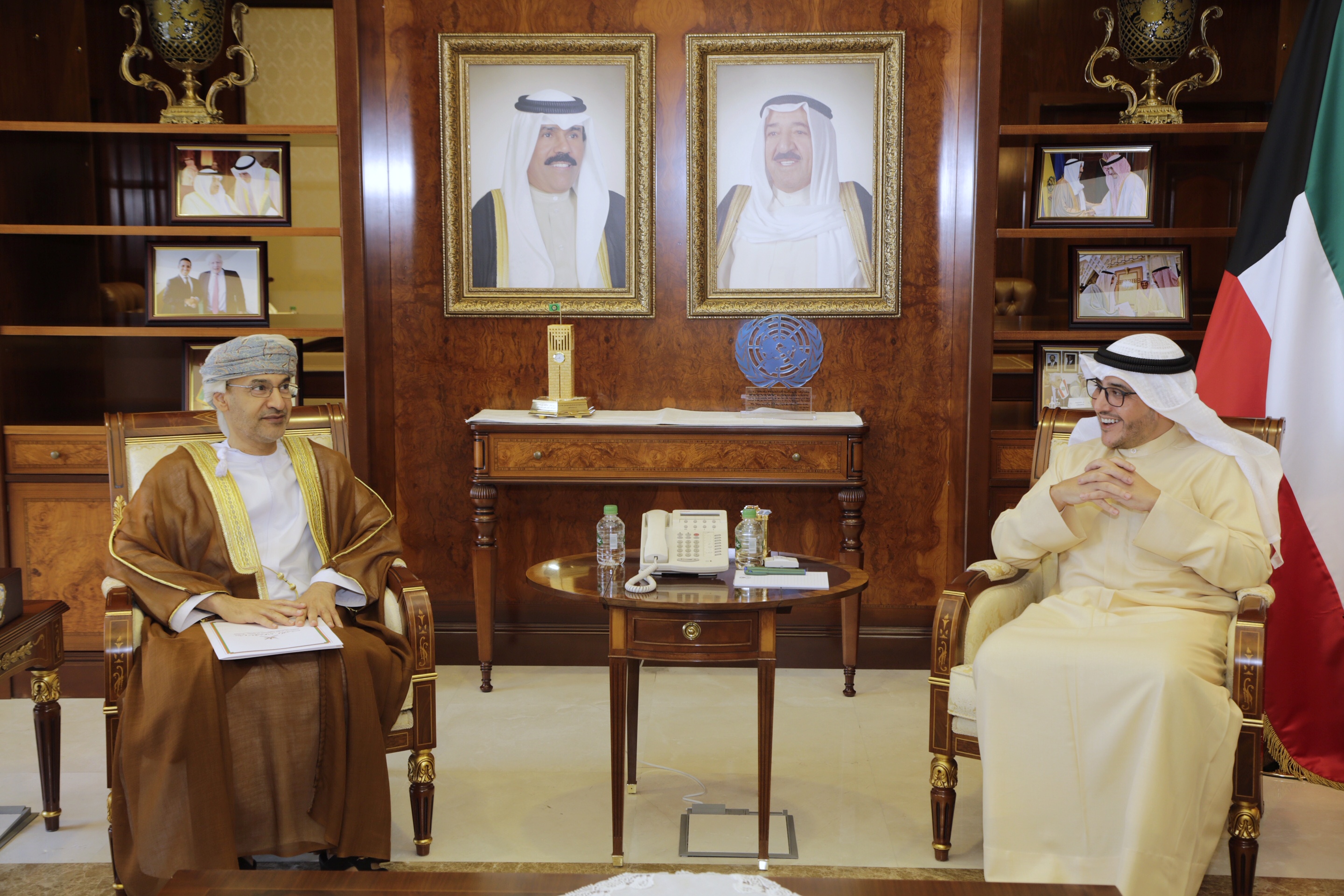 وزير الخارجية الكويتي يتسلم رسالة خطية لسمو أمير البلاد من من سلطان عمان الشقيقة