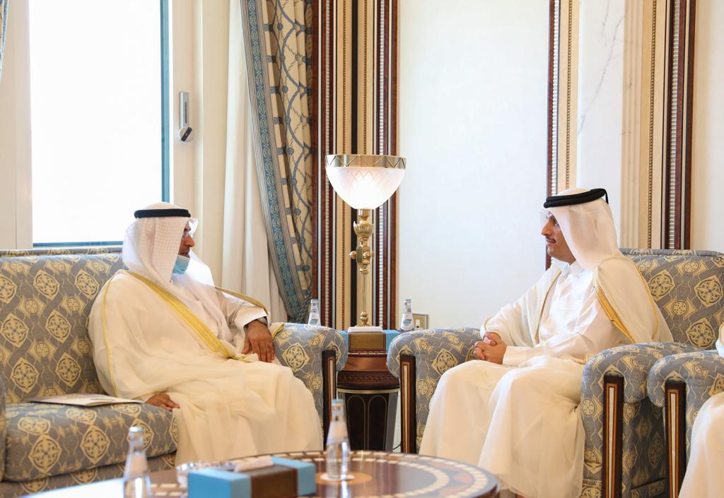 Le SG du CCG et le chef de la diplomatie qatarie à Doha