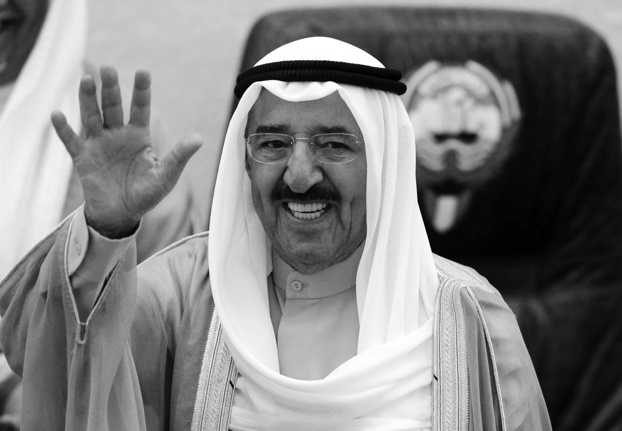 دولة الكويت تعلن الحداد الرسمي 40 يوما وتعطل الدوائر الرسمية ثلاثة أيام اعتبارا من اليوم                                                                                                                                                                  