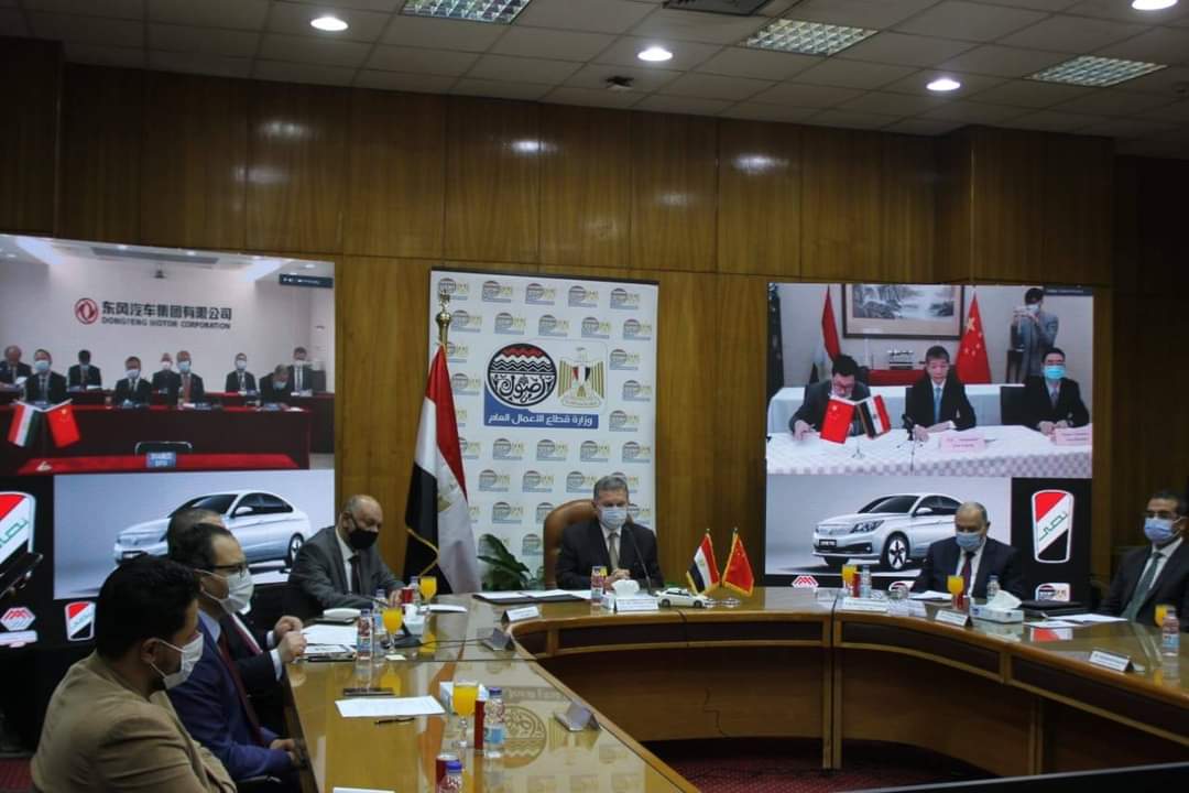 Egypt signs two agreements with Dongfeng company to produce electric car