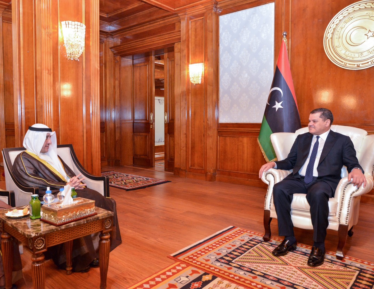 وزير الخارجية يلتقي رئيس وزراء دولة ليبيا