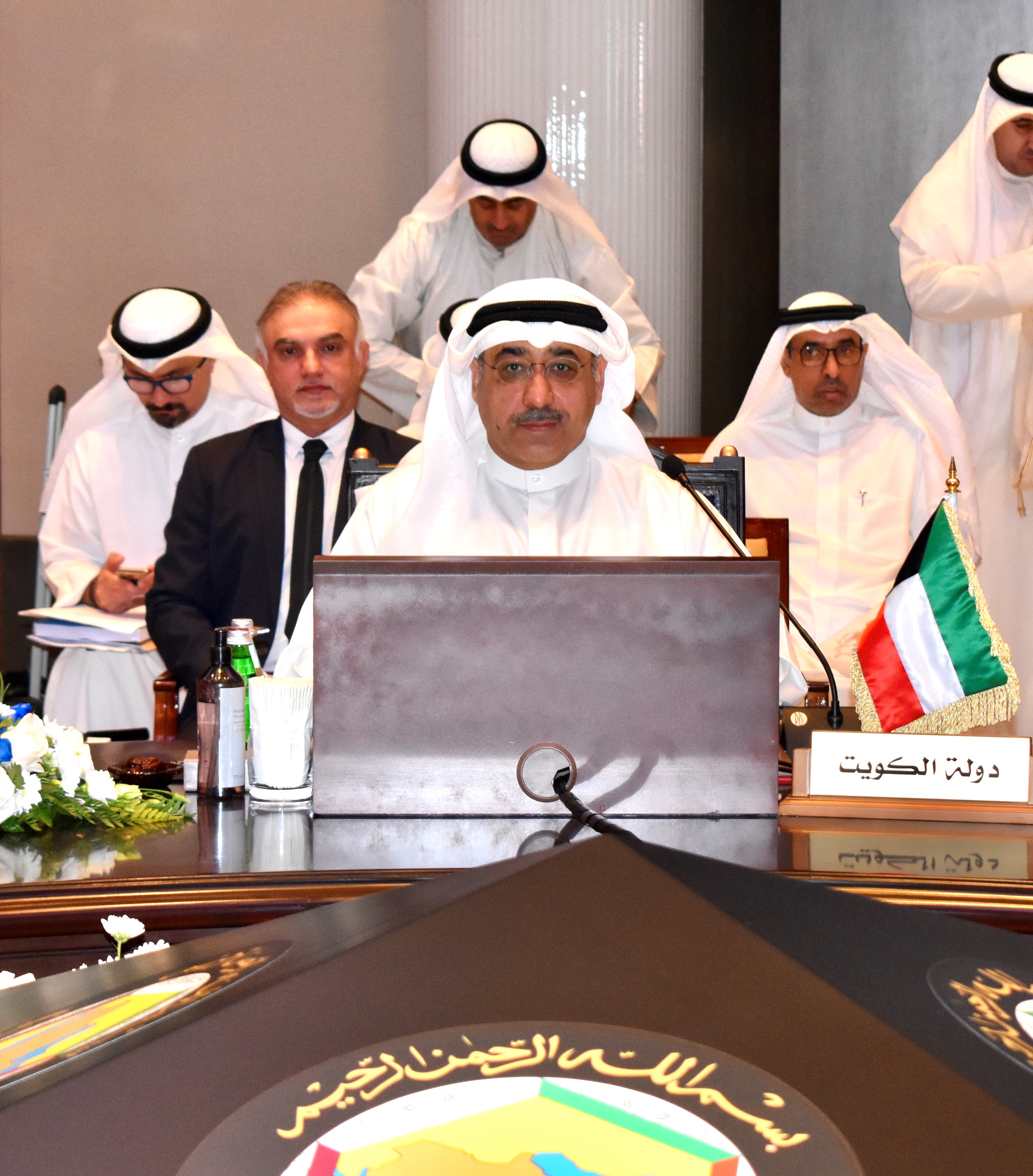وزير التجارة والصناعة الكويتي الدكتور عبدالله السلمان أثناء الاجتماع