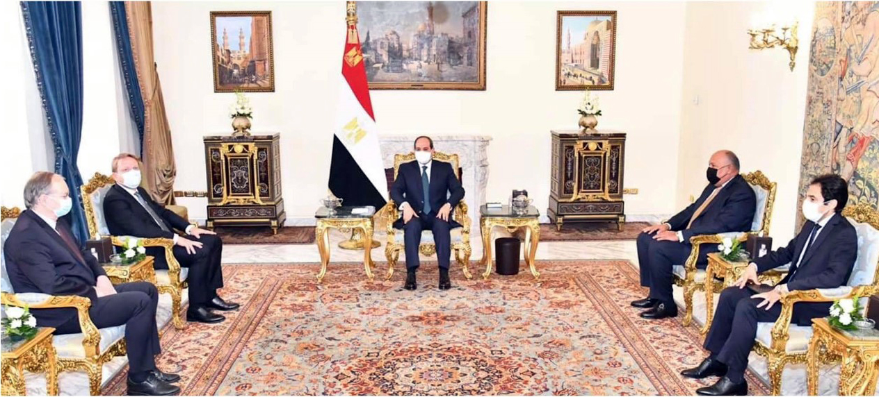 Le président egyptien avec une délégation de l'UE