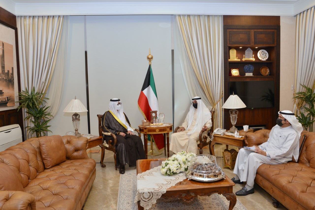 نائب وزير الخارجية أثناء اجتماعه مع السفير السعودي