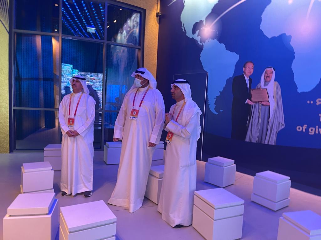 رئيس الإدارة العامة للطيران المدني خلال زيارة الجناح الكويتي في معرض (إكسبو 2020 دبي)