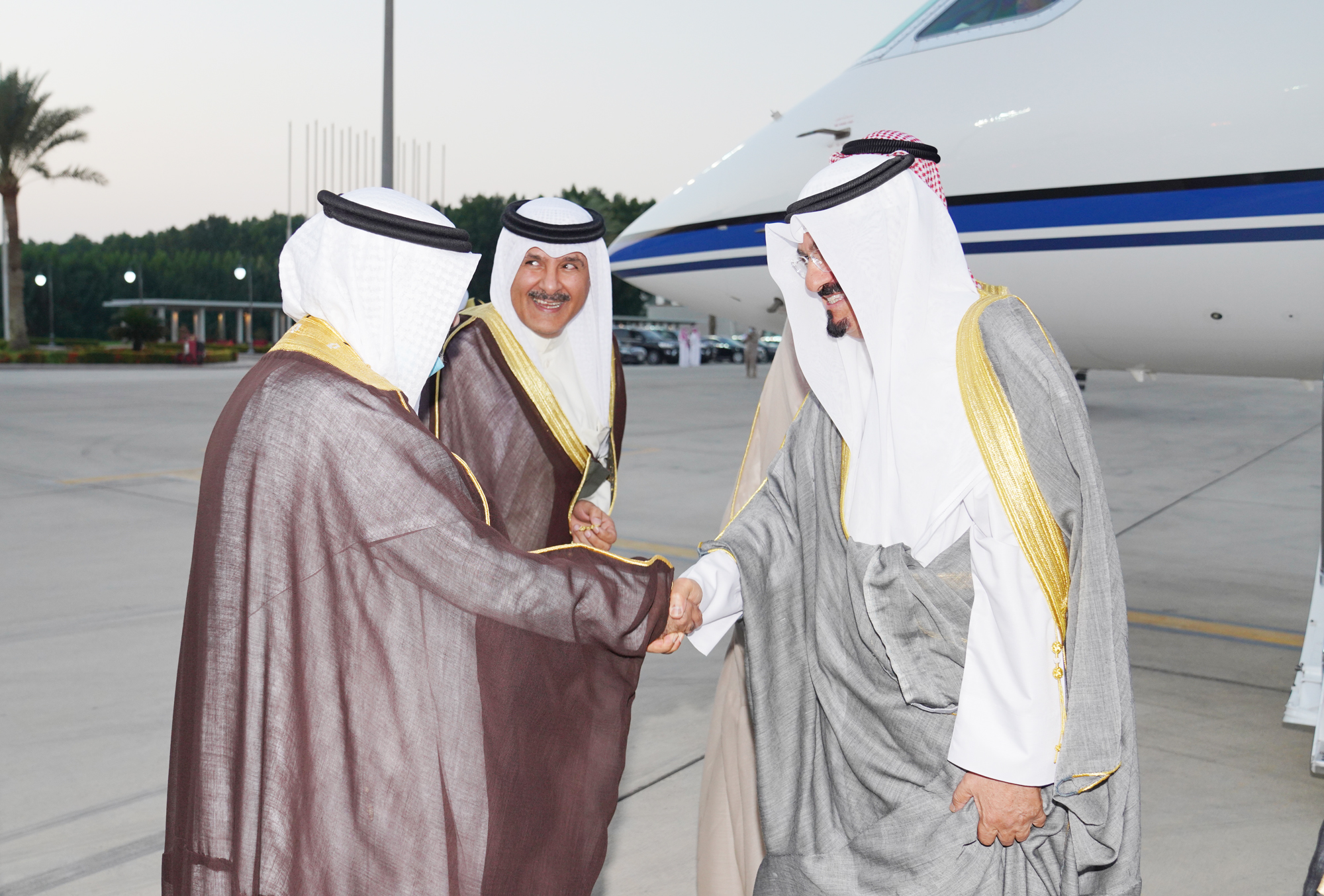 ممثل سمو ولي العهد الشيخ مشعل الأحمد الجابر الصباح خلال وصوله للمملكة العربية السعودية