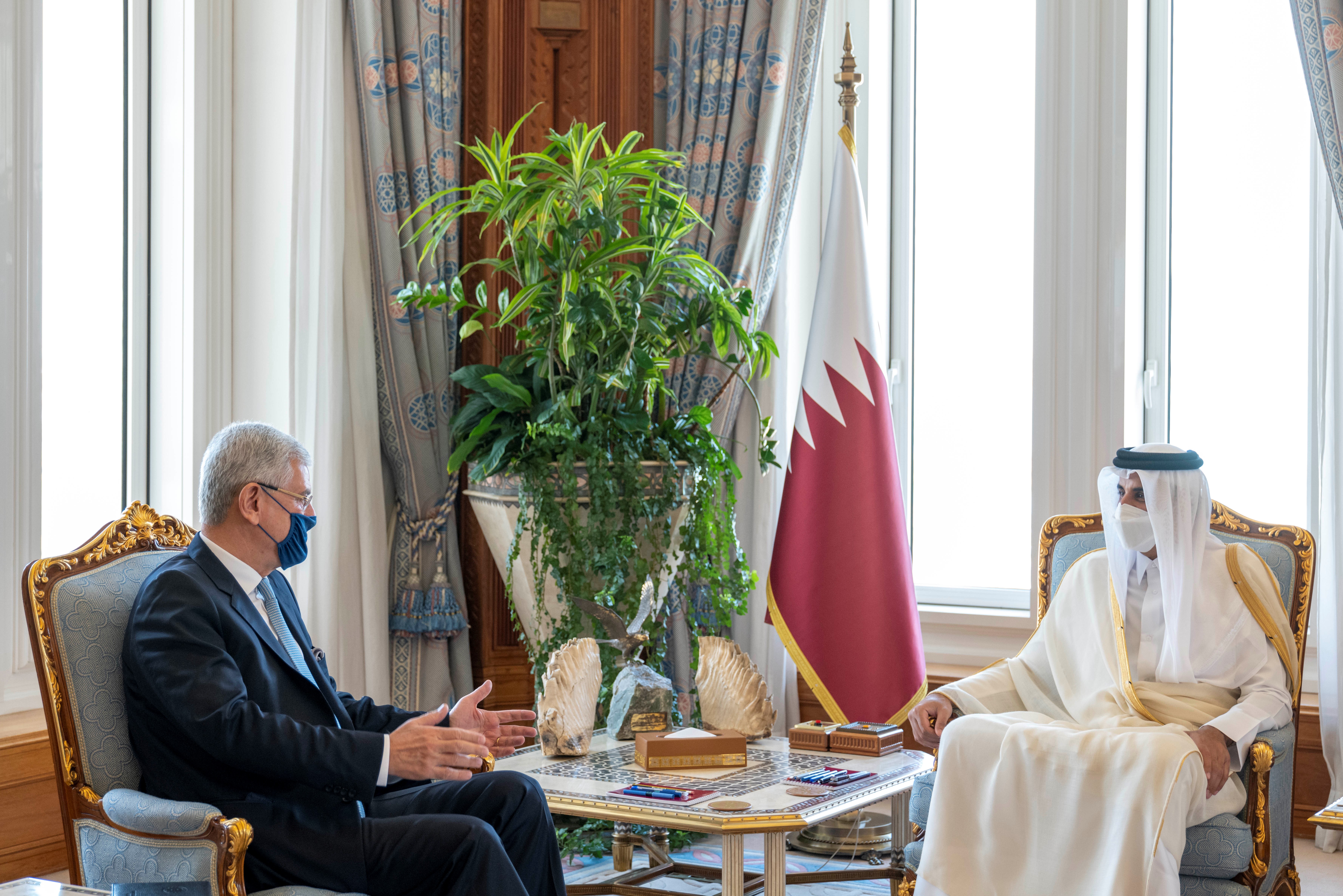 امير قطر خلال اجتماعه مع رئيس الدورة ال75 للجمعية العامة للأمم المتحدة فولكان بوزكير
