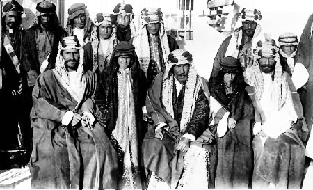 حاكم الكويت الشيخ مبارك الكبير مع الملك عبدالعزيز بن عبدالرحمن آل سعود مؤسس المملكة العربية السعودية