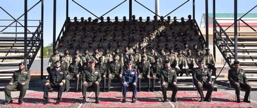 رئيس هيئة التعليم العسكري اللواء الركن فهد الطريجي متوسطاً خريجي ضباط الصف