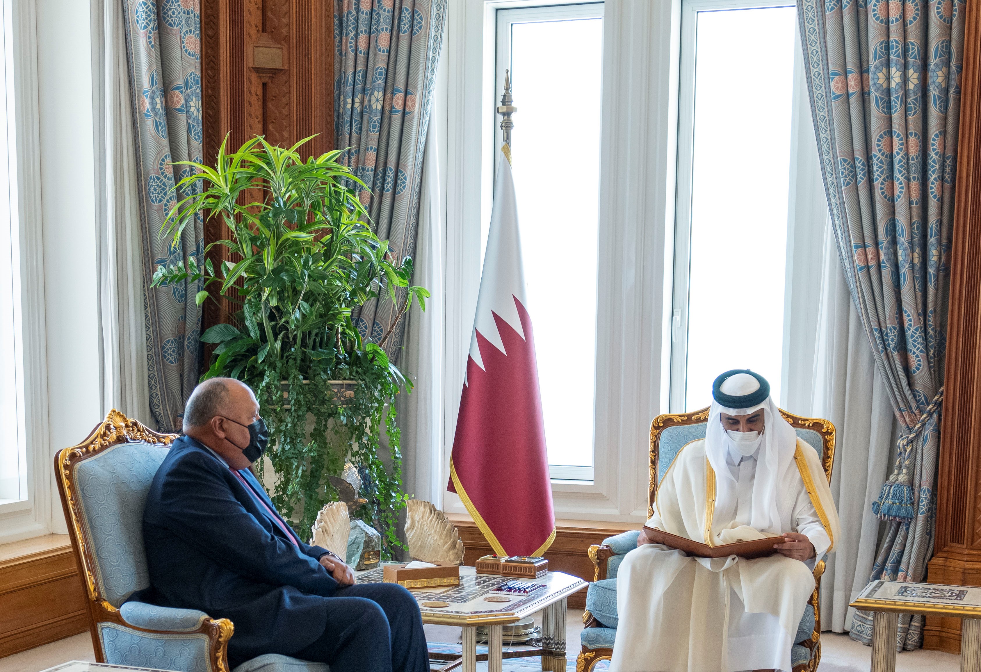 امير قطر يتلقى رسالة من الرئيس المصري