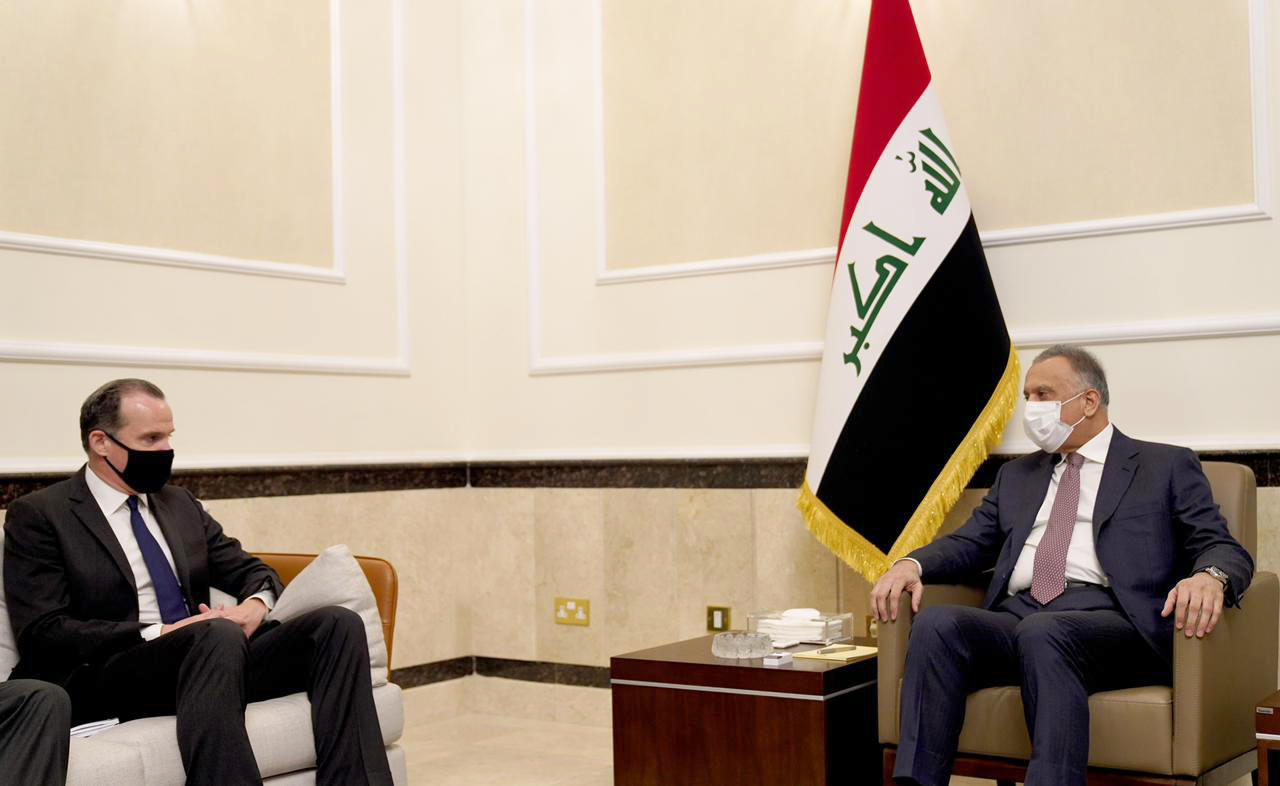 رئيس الوزراء العراقي مصطفى الكاظمي يستقبل منسق البيت الابيض لشؤون الشرق الاوسط بريت مكغورك