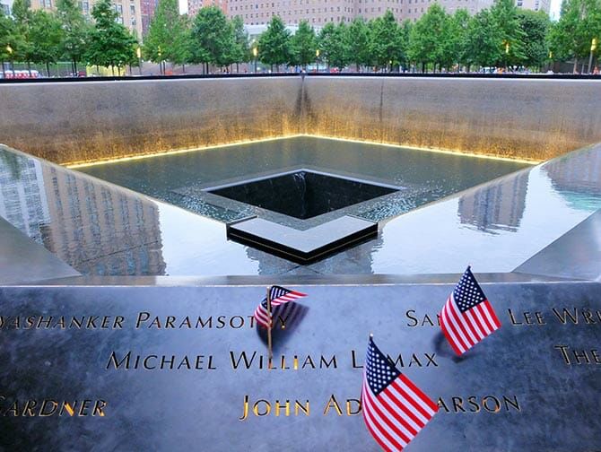 اسماء الضحايا الذين كانوا في النقطة صفر من موقع الحادث لاحد برجي التجارة العالمي الذي سقط في احداث 11 سبتمبر