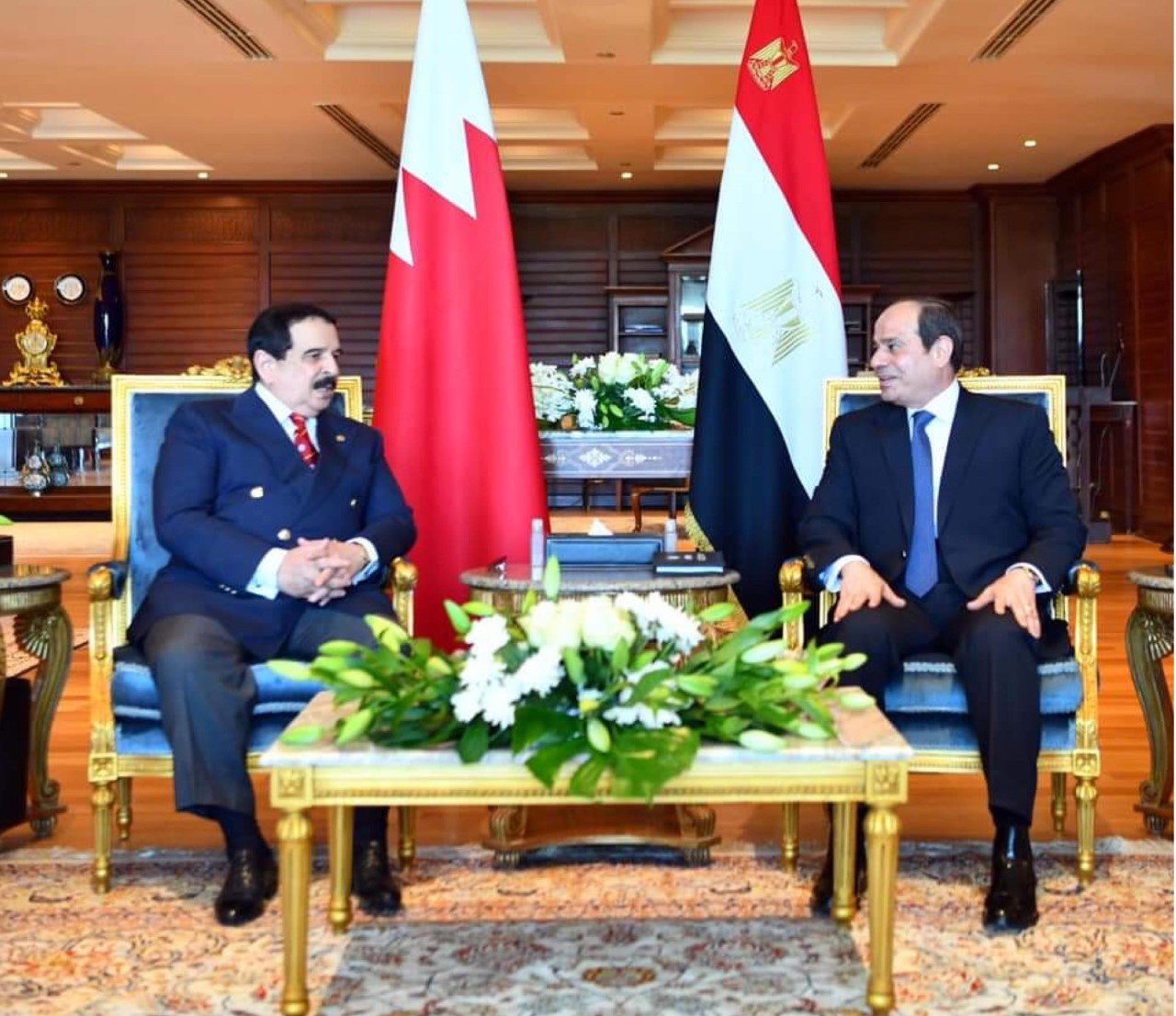 الرئيس المصري خلال لقائه العاهل البحريني