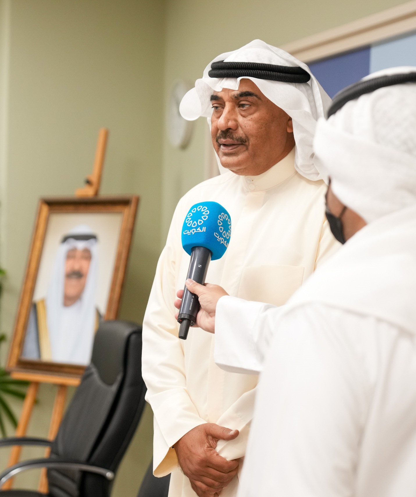 HH the Prime Minister speaking to the press during his visit to the new Farwaniya Hospital project