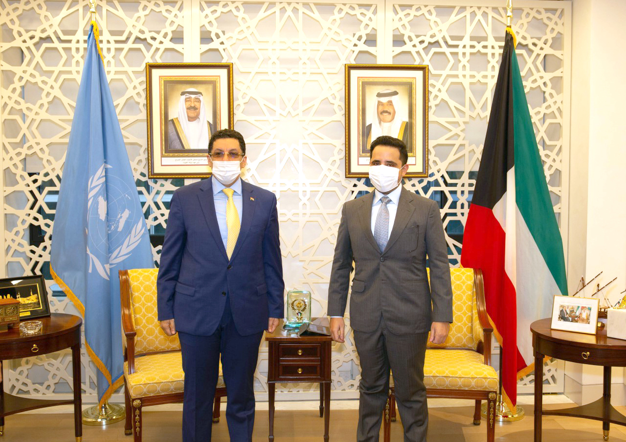 Kuwaiti Minister of Foreign Affairs meets Yemeni counterpart