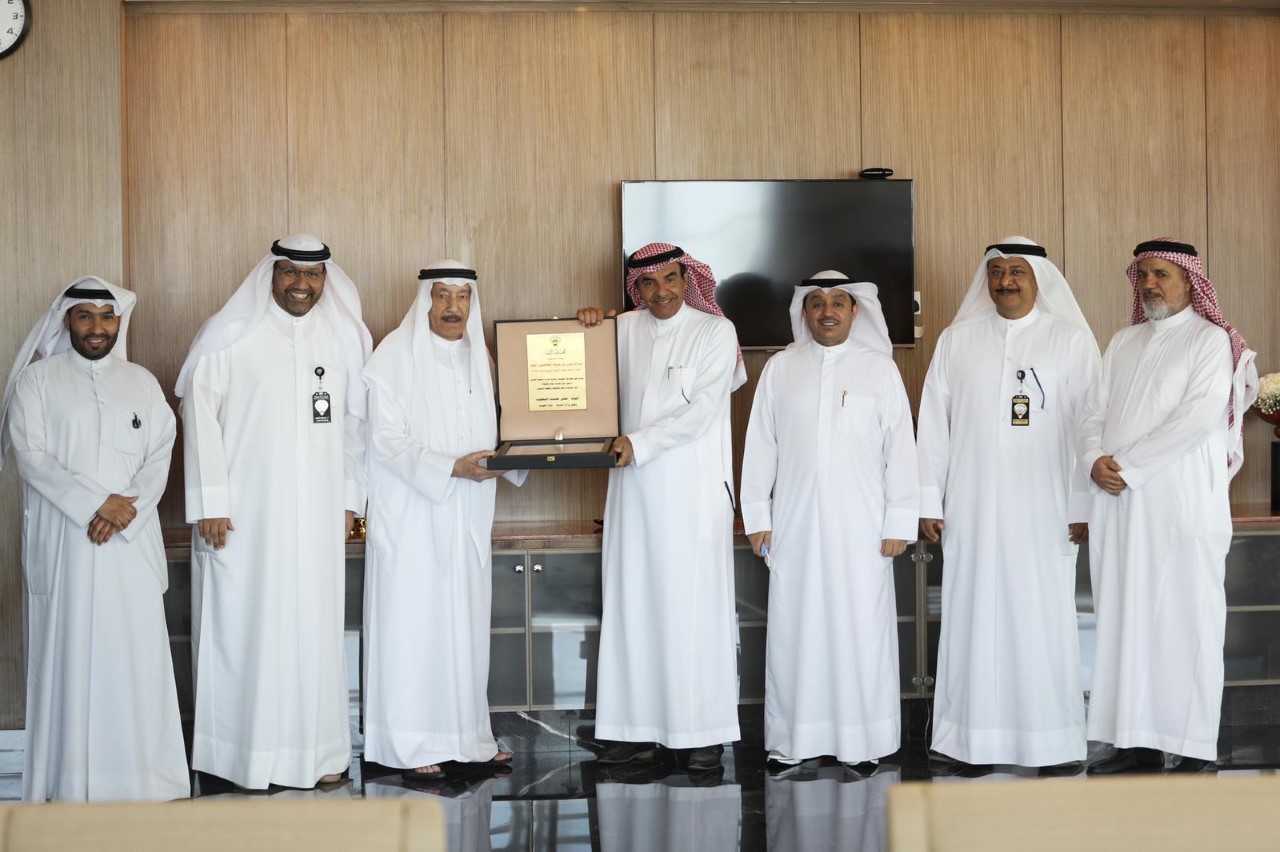 وكيل (التربية) د.علي اليعقوب ومدير عام (مكتب التربية العربي لدول الخليج-الرياض) د.عبدالرحمن العاصمي  على هامش الاجتماع