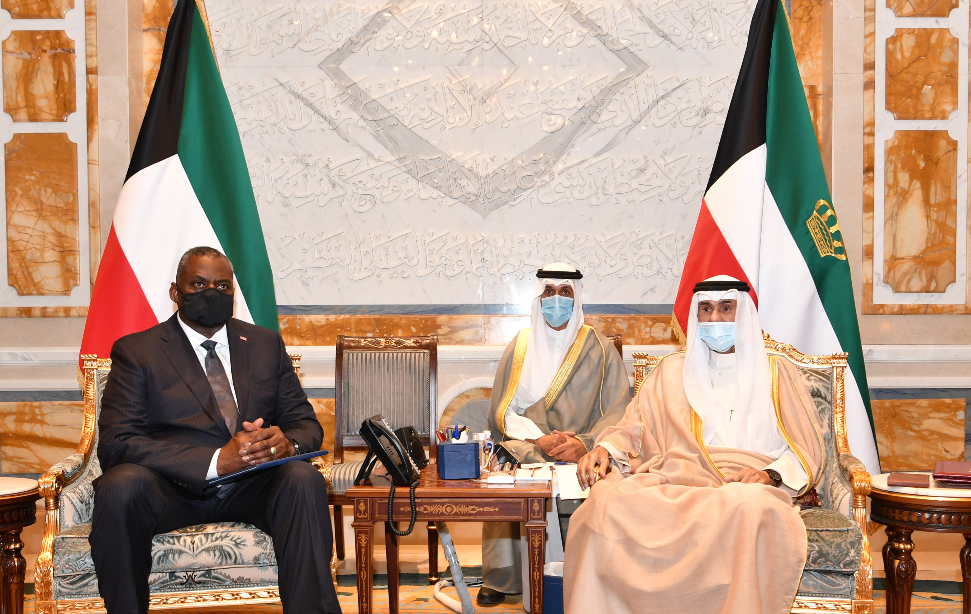 His Highness the Amir Sheikh Nawaf Al-Ahmad Al-Jaber Al-Sabah receives US defence secretary	