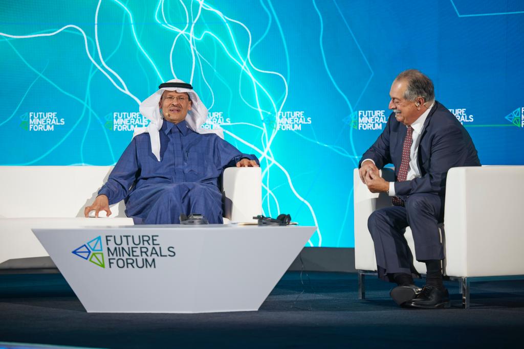 وزير الطاقة السعودي الامير عبدالعزيز بن سلمان خلال احدى جلسات المؤتمر