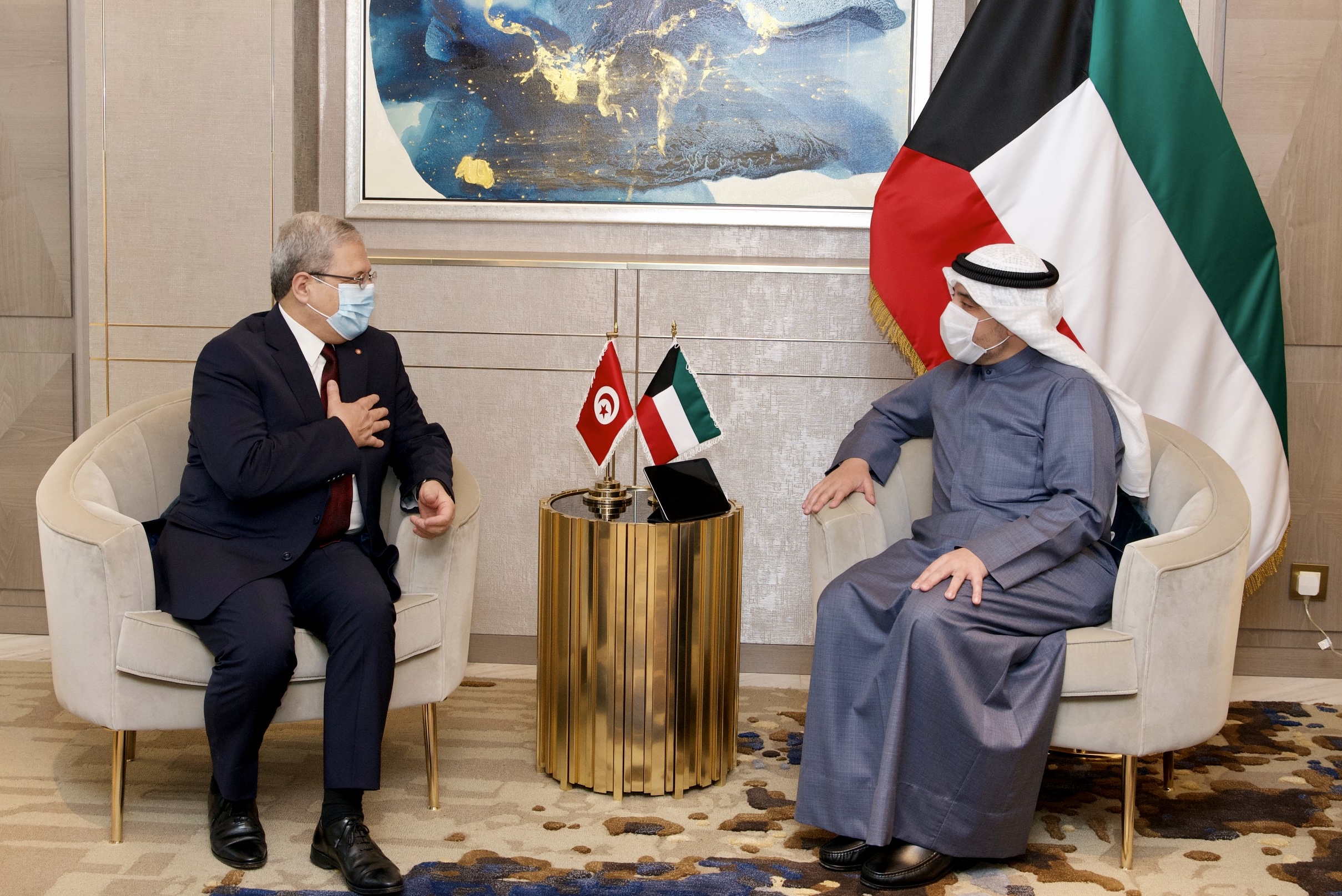 وزير الخارجية ونظيره التونسي يبحثان آخر التطورات والمواضيع المطروحة على الاجتماع التشاوري العربي