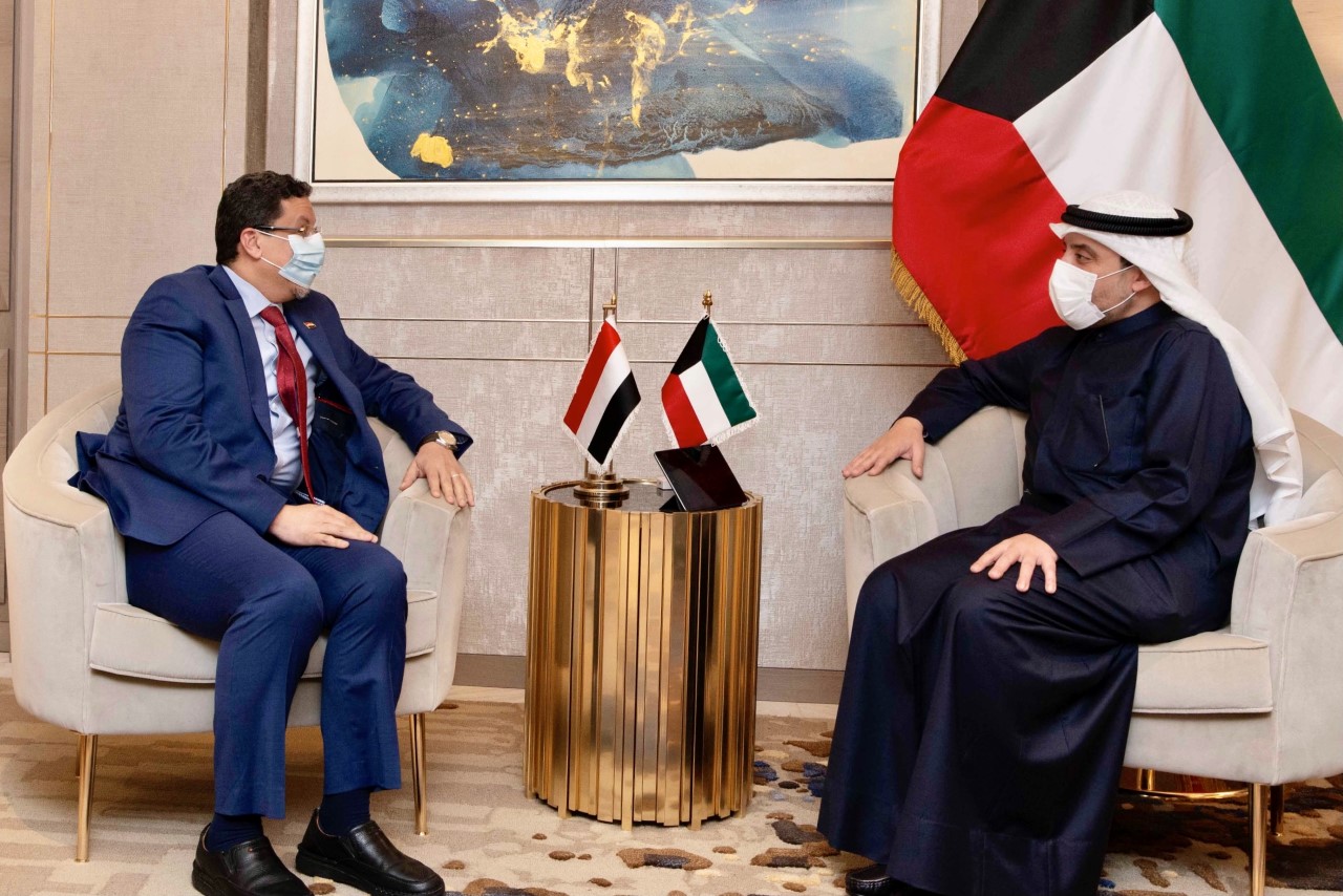 وزير الخارجية الكويتي خلال استقبال وزير الخارجية وشؤون المغتربين اليمني