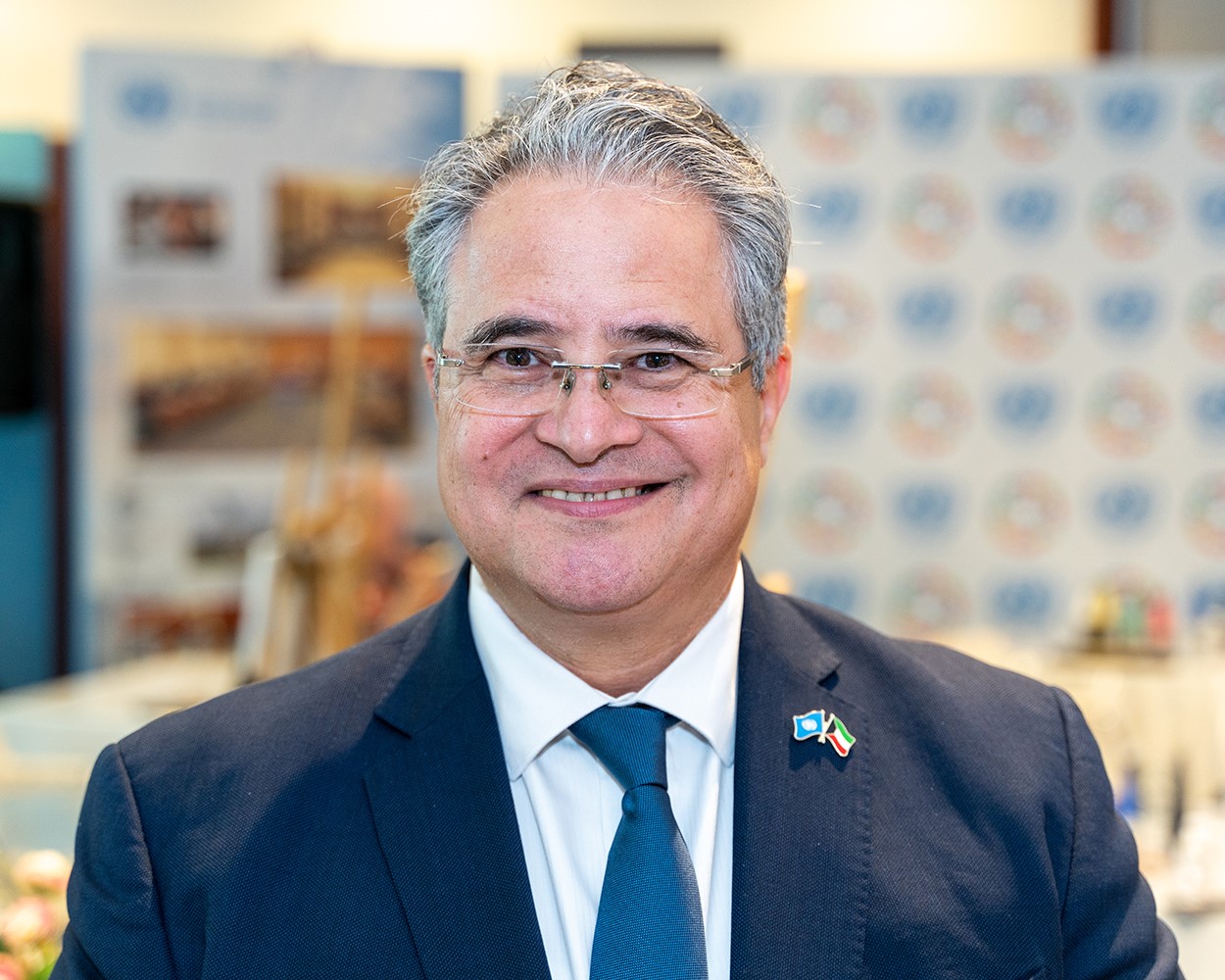 ممثل الأمين العام للأمم المتحدة المنسق المقيم لدى البلاد الدكتور طارق الشيخ