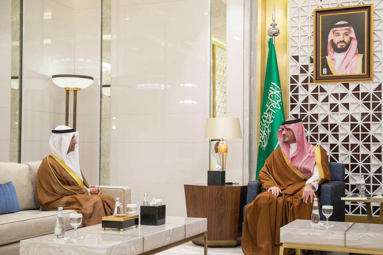 الأمين العام لمجلس التعاون الخليجي الدكتور نايف الحجرف مع وزير الداخلية السعودي الأمير عبدالعزيز بن سعود
