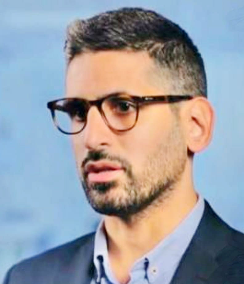 the team director Dr. Hamad Yaseen