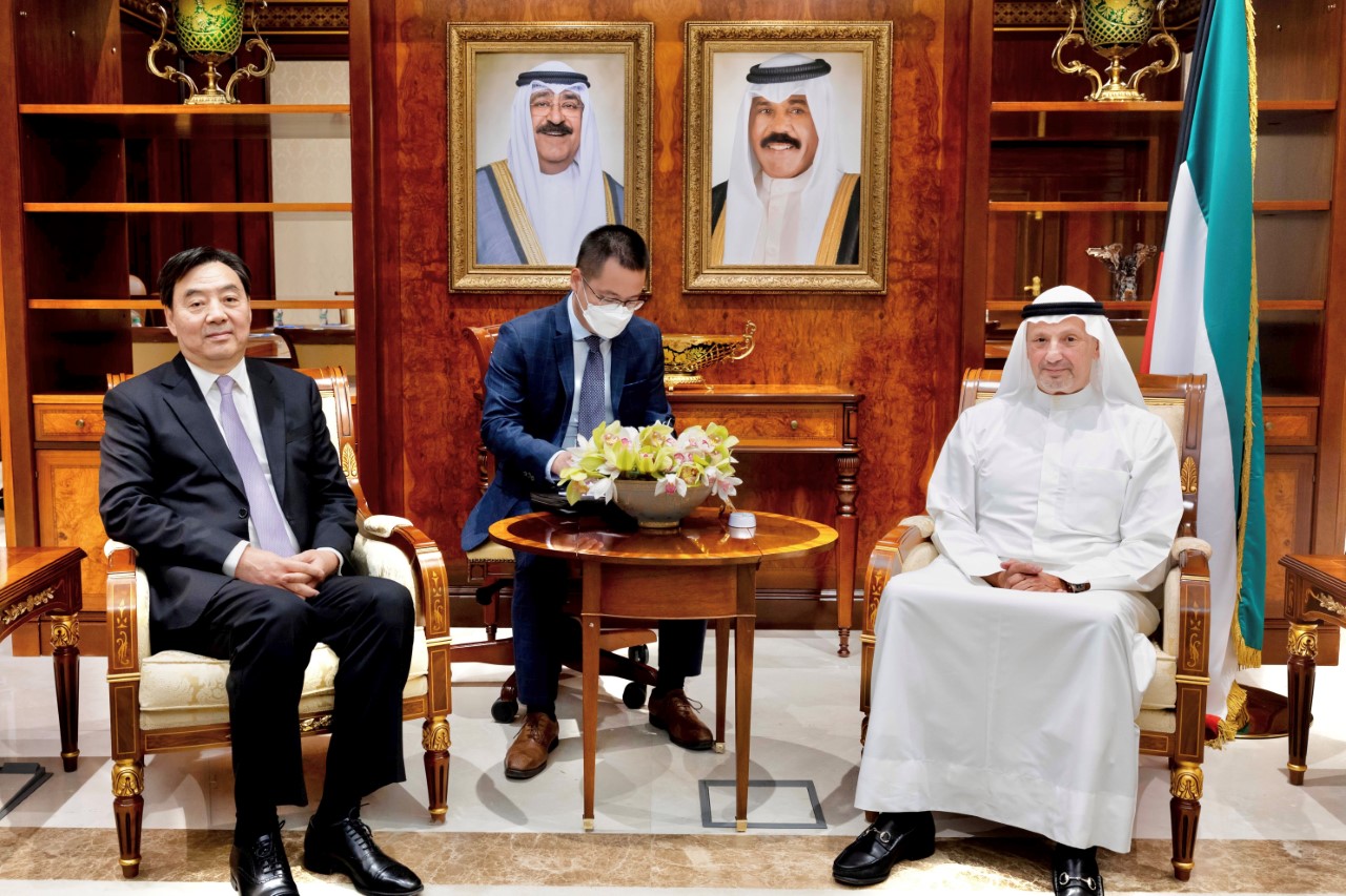 Kuwait FM meets Chinese envoy for Middle East