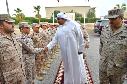 Defense minister inspects Abdullah Al-Mubarak Air Base