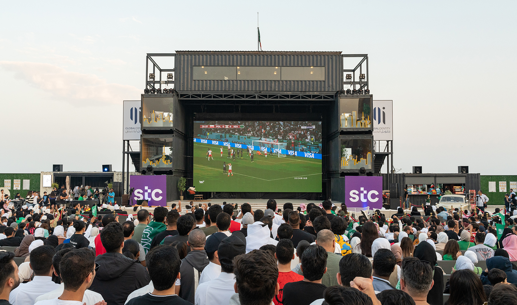 Diffusion du match Arabie saoudite-Pologne au "Conatiners Parc"