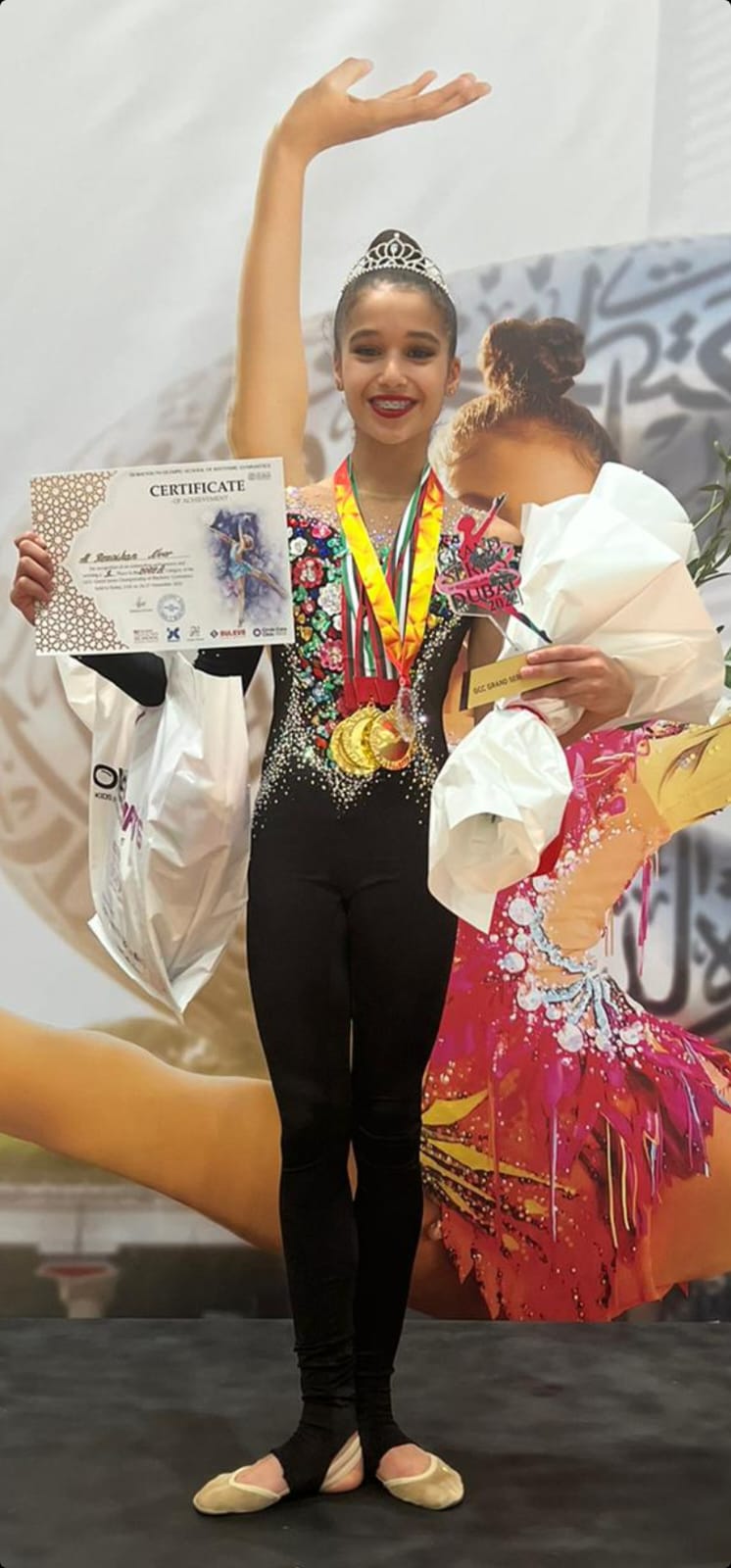 اللاعبة الرزيحان تتوج ب 4 ميداليات ذهبية ببطولة الإمارات الدولية للجمباز