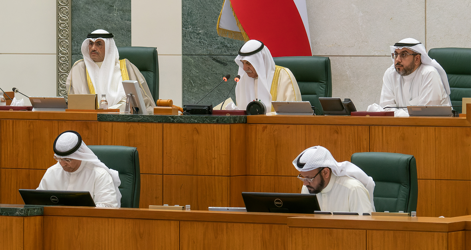 Kuwait parliament OKs letters, some on purported corruption, complacency