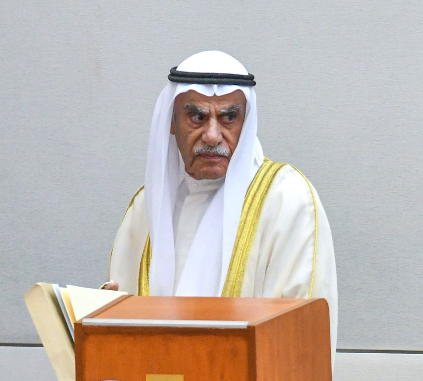 رئيس مجلس الأمة أحمد السعدون بعد رفع جلسة الاستجواب